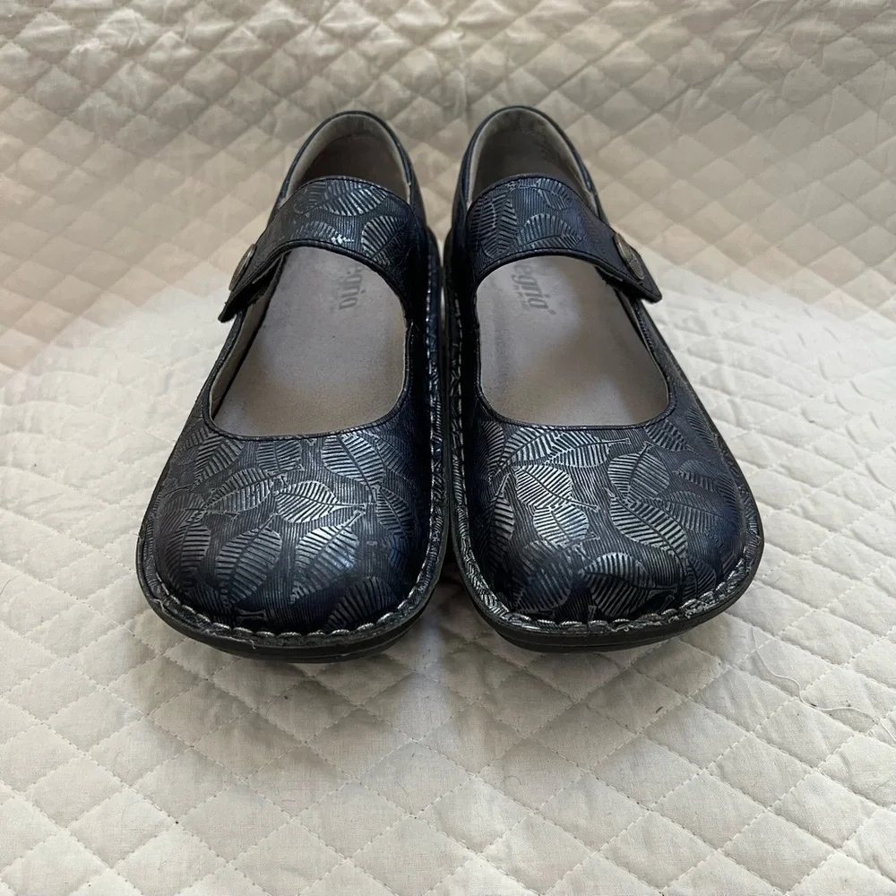 Alegria Paloma - Metallic Blue Leaf Pattern - Picture 3 of 12